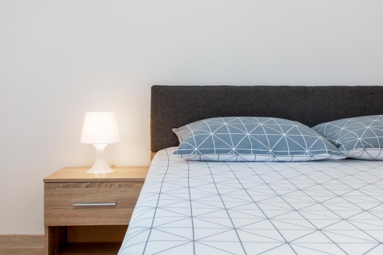 Zola Guest House Oradea Buitenkant foto