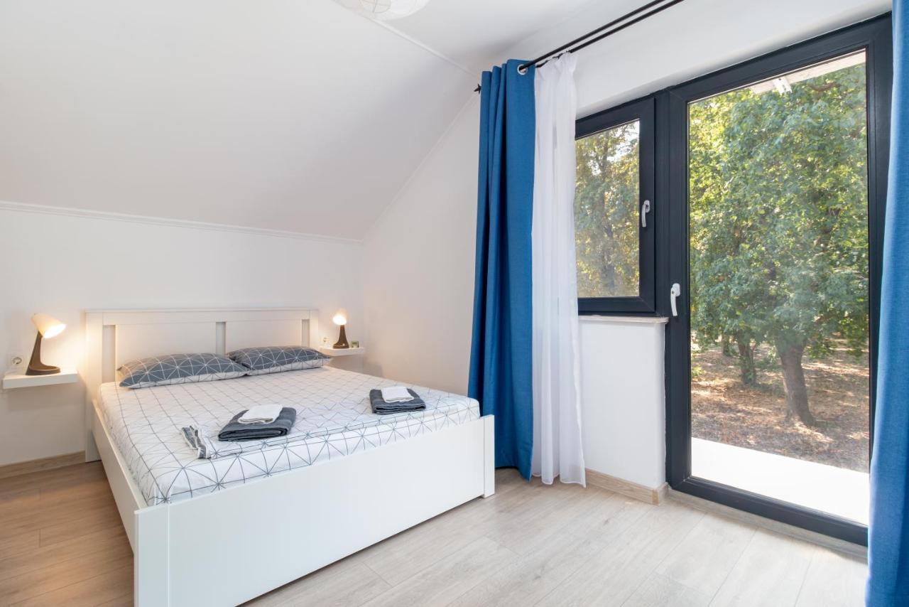 Zola Guest House Oradea Buitenkant foto